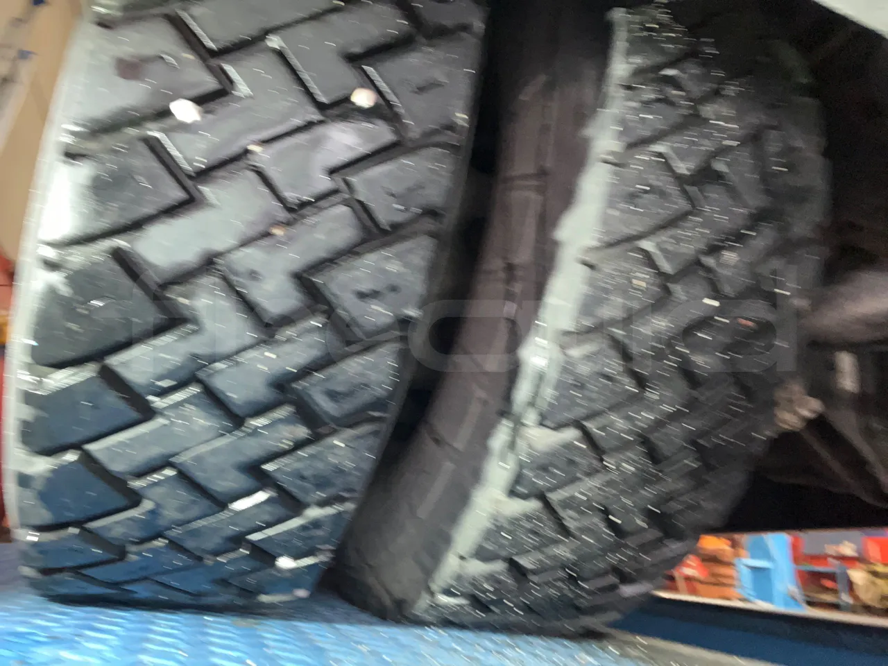 Iveco Daily 70C17 - EUR5 - 125kW - 7.510m - tread condition third axle tires right
