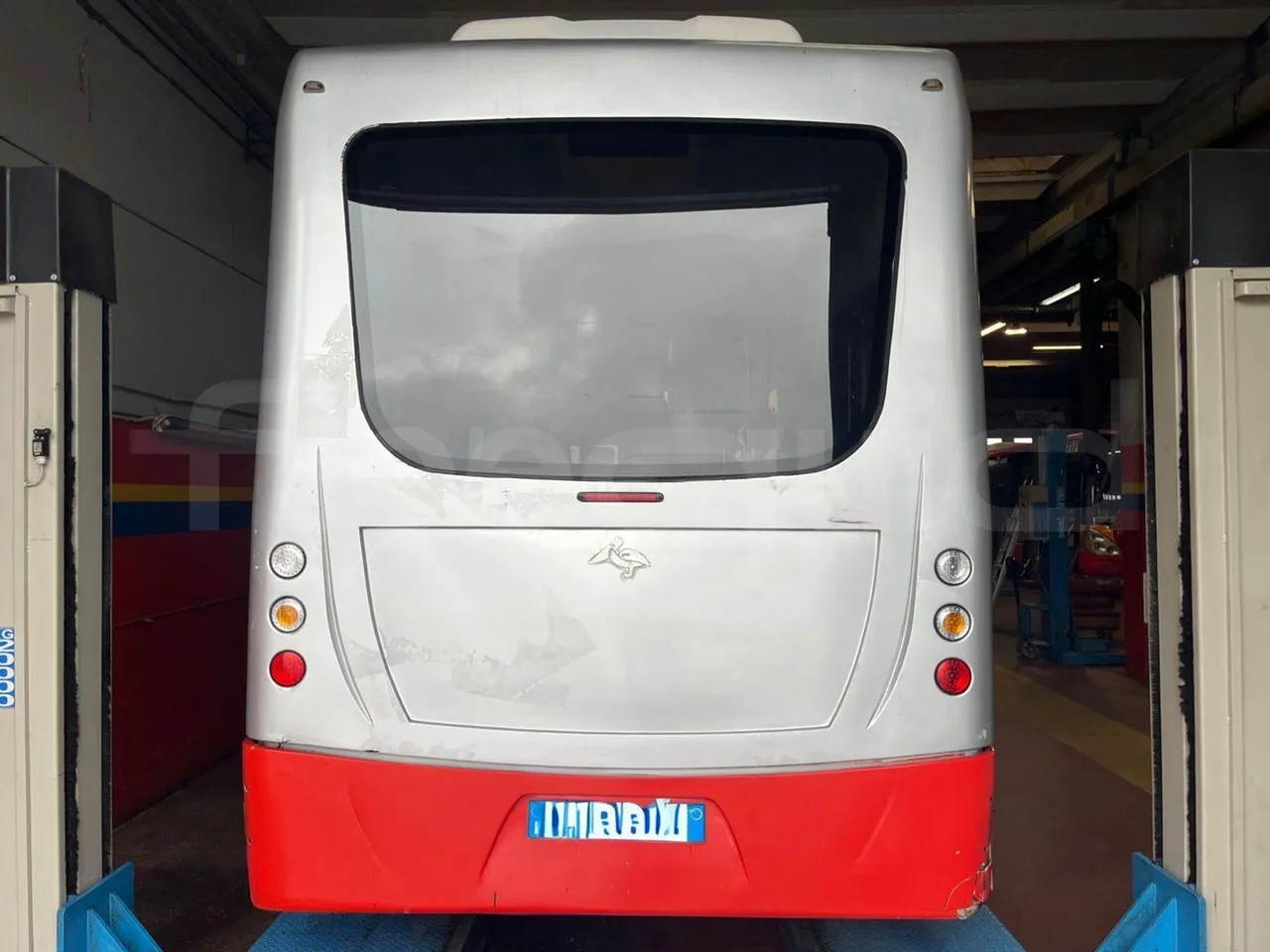 Iveco Daily 70C17 - EUR5 - 125kW - 7.510m - rear hatch closed