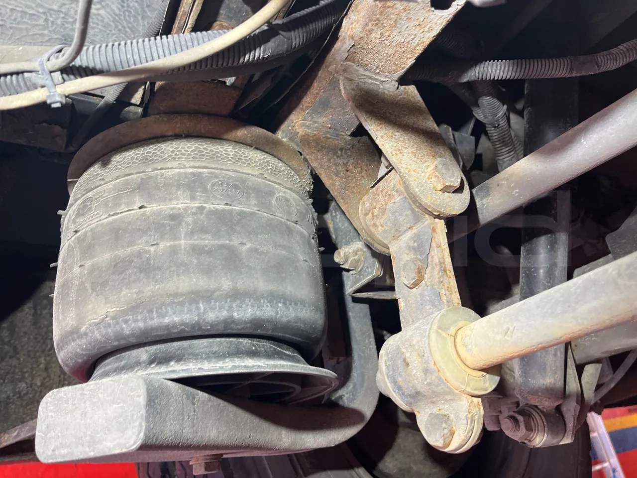 Iveco Daily 70C17 - EUR5 - 125kW - 7.510m - axle 2 shock absorbers 2 left