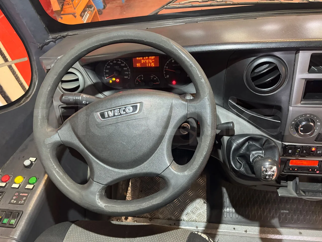 Iveco Daily 70C17 - EUR5 - 125kW - 7.510m - steering wheel photo
