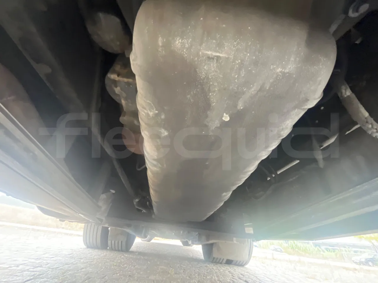 Scania Marcopolo K420EB4x2 - Euro4 - 309kw -12m - front air springs left