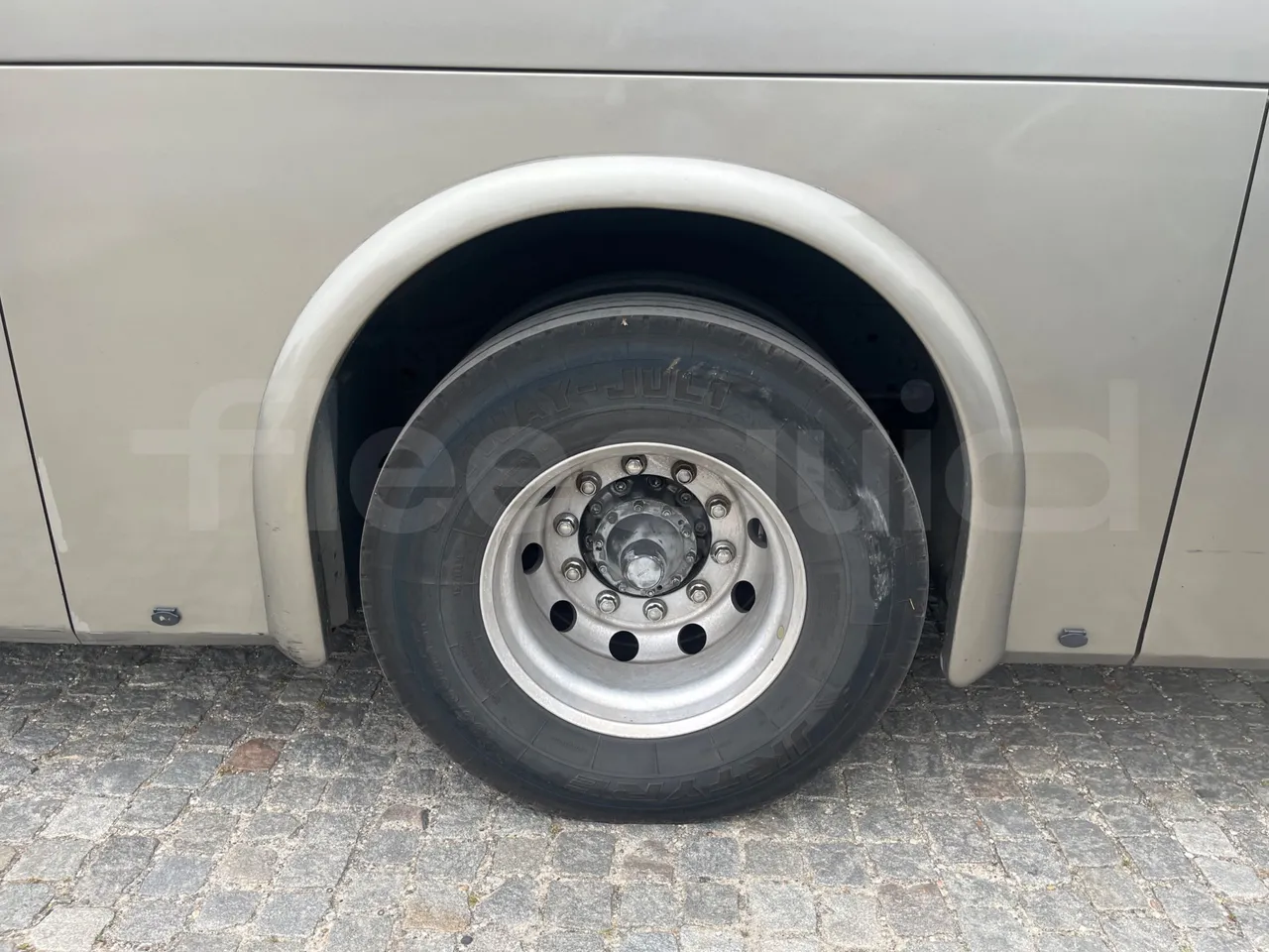 Scania Marcopolo K420EB4x2 - Euro4 - 309kw -12m - tread condition front tires left