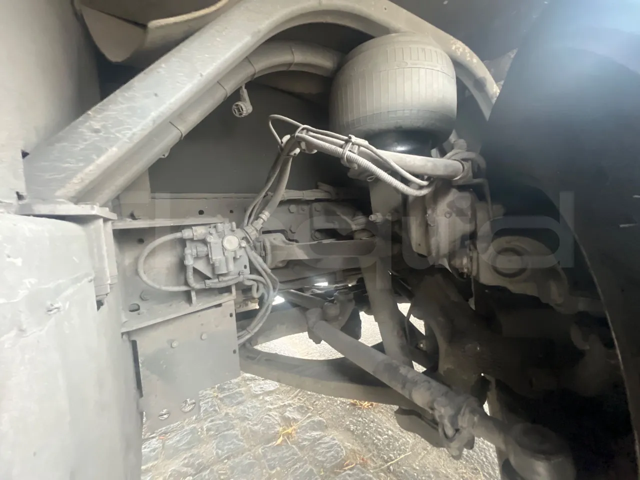 Scania Marcopolo K420EB4x2 - Euro4 - 309kw -12m - axle 2 shock absorbers 1 right