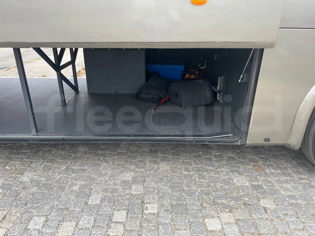 Scania Marcopolo K420EB4x2 - Euro4 - 309kw -12m - under carpet photo