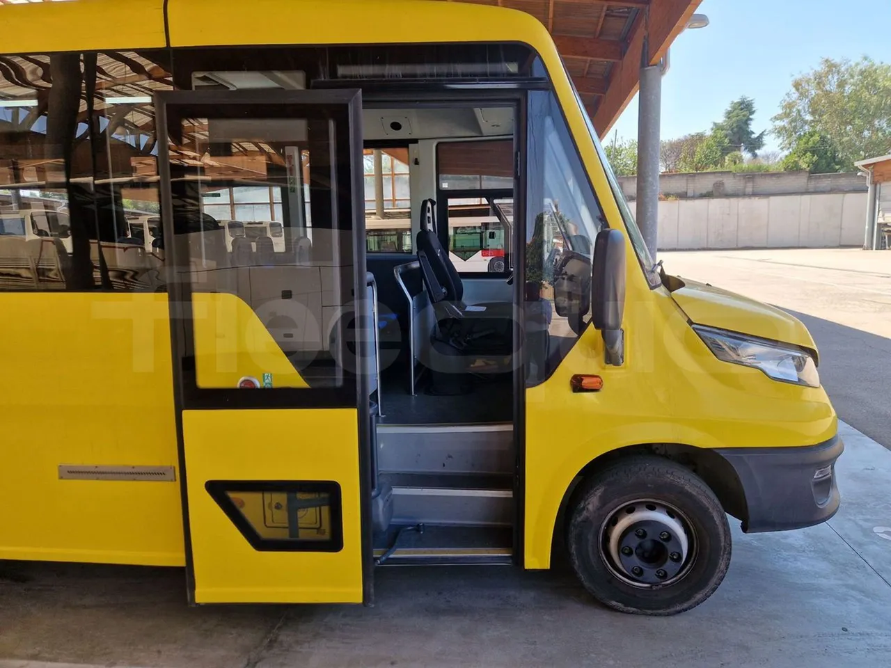 Iveco Indcar WGIVMY11 MOBI SCUOLABUS - EUR6 - 100Kw - 8,592m - front door 2 open