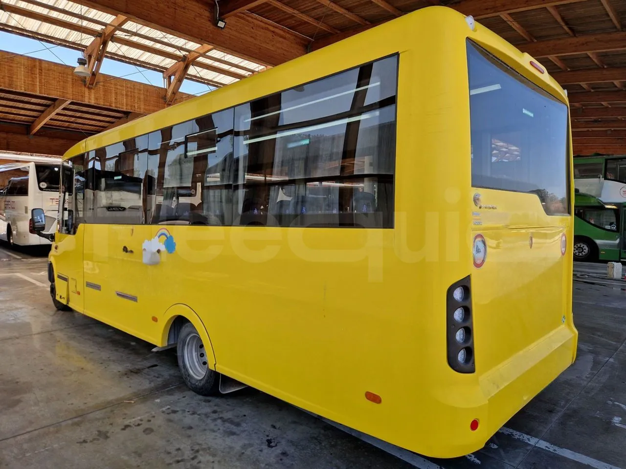 Iveco Indcar WGIVMY11 MOBI SCUOLABUS - EUR6 - 100Kw - 8,592m - 3/4 left rear side
