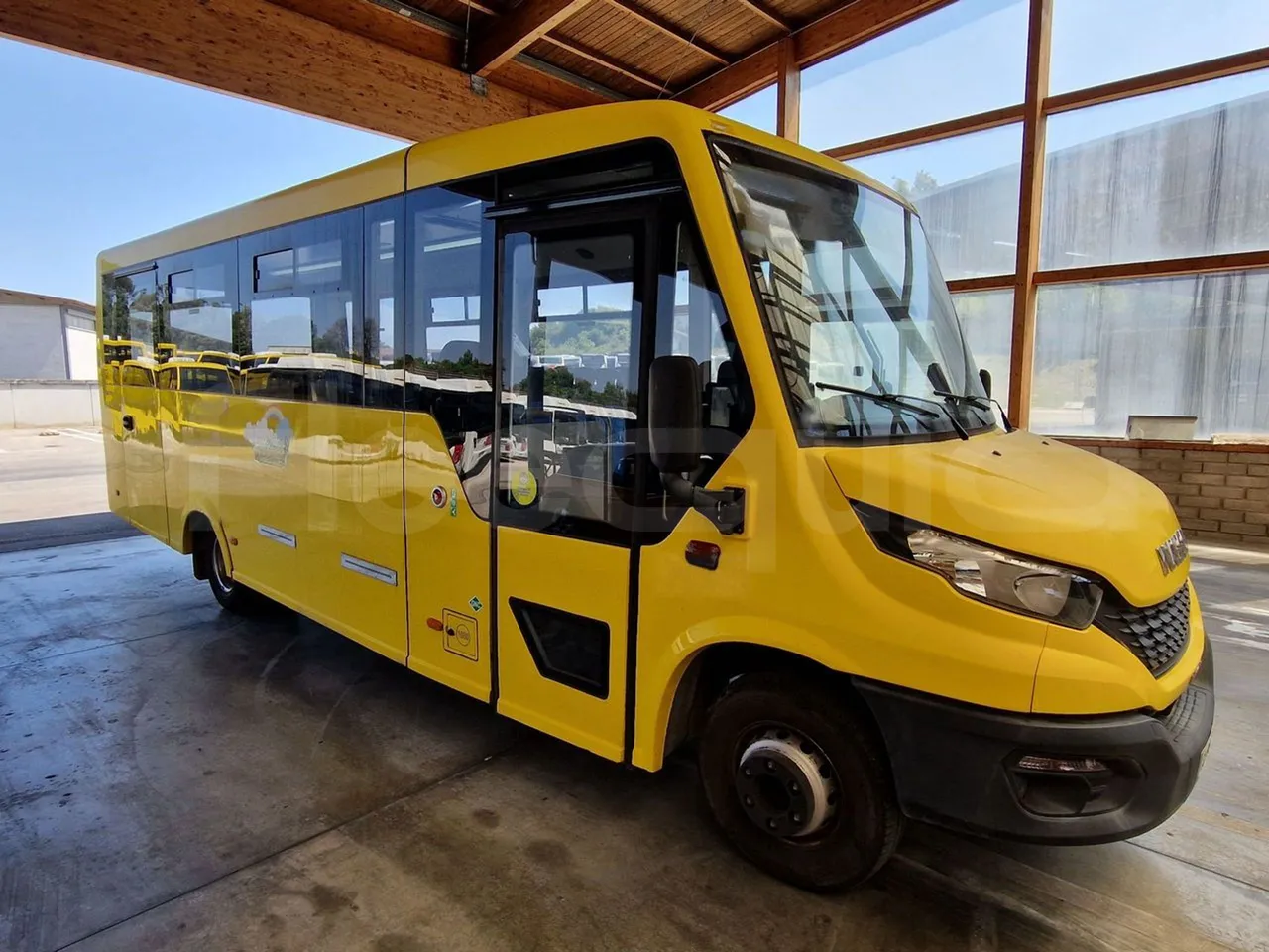 Iveco Indcar WGIVMY11 MOBI SCUOLABUS - EUR6 - 100Kw - 8,592m - Base cover photo