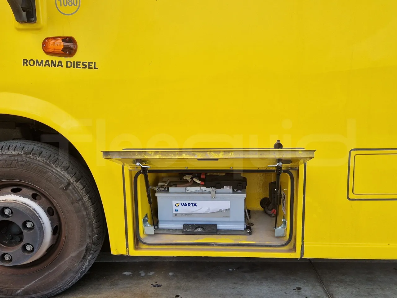 Iveco Indcar WGIVMY11 MOBI SCUOLABUS - EUR6 - 100Kw - 8,592m - external compartments photo