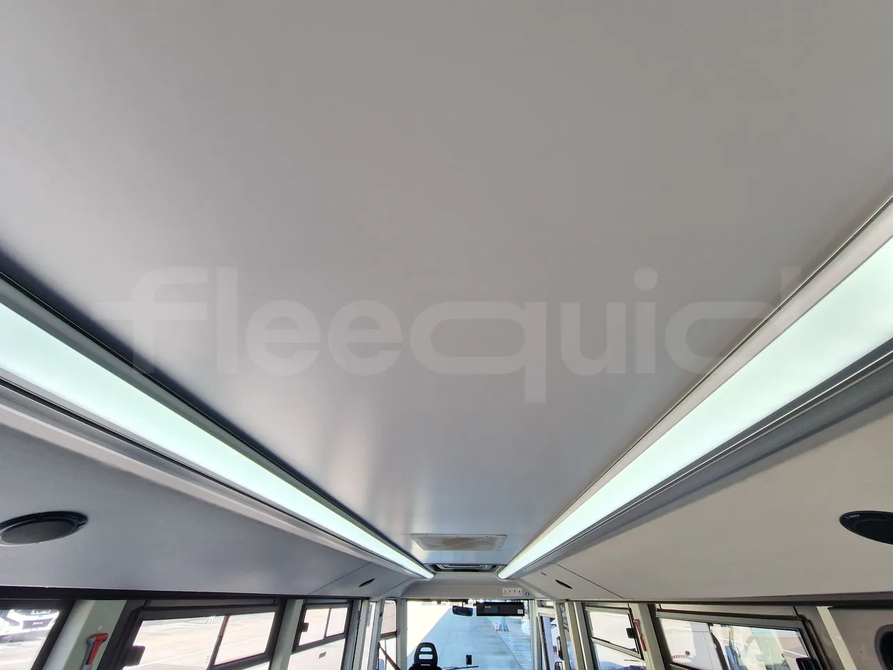 Iveco Indcar WGIVMY11 MOBI SCUOLABUS - EUR6 - 100Kw - 8,592m - overhead compartments photo