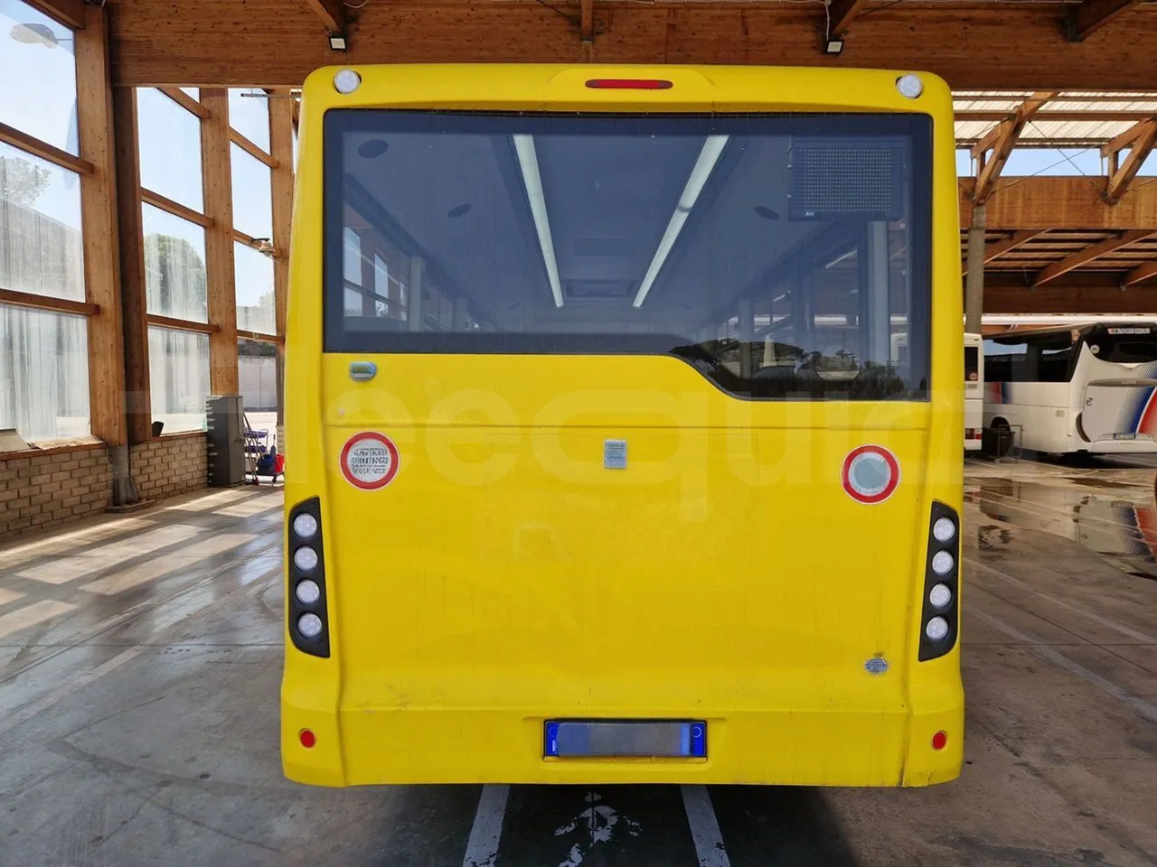 Iveco Indcar WGIVMY11 MOBI SCUOLABUS - EUR6 - 100Kw - 8,592m - rear hatch closed