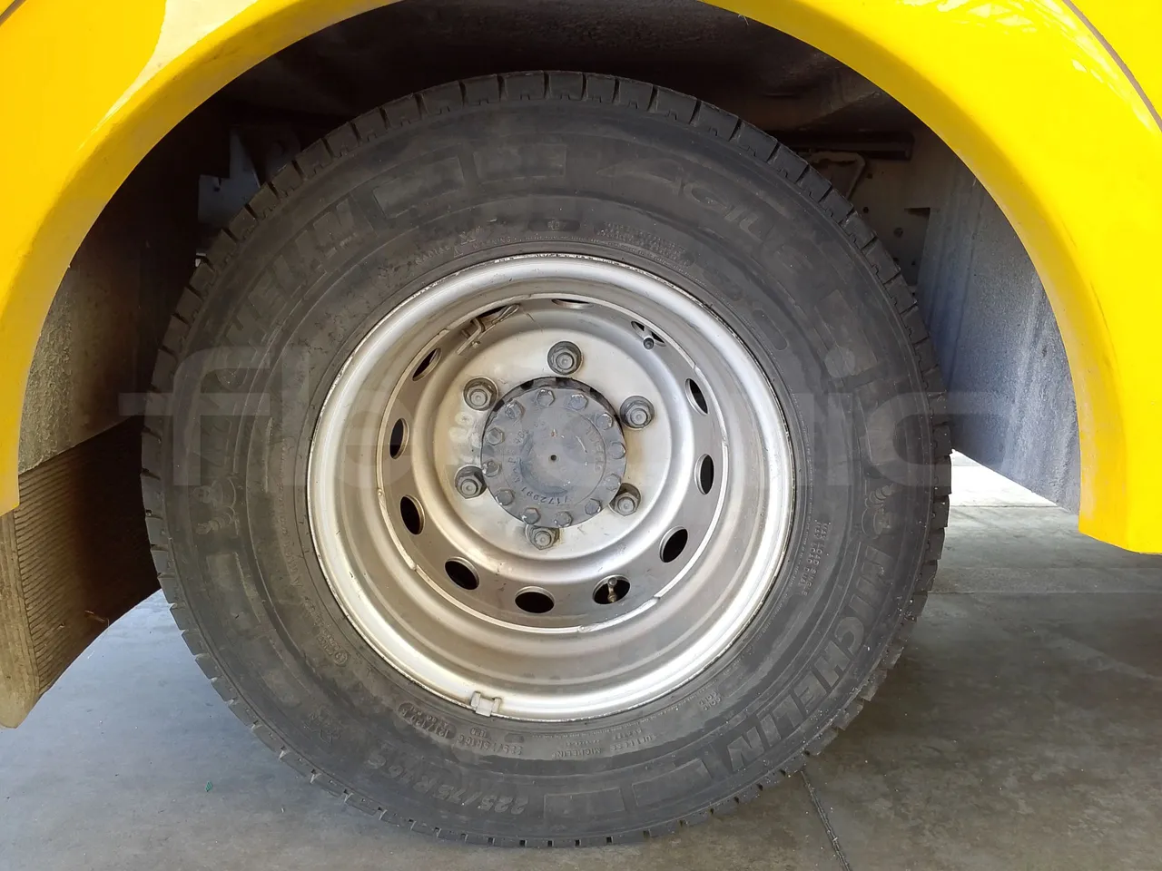 Iveco Indcar WGIVMY11 MOBI SCUOLABUS - EUR6 - 100Kw - 8,592m - rear left tire photo