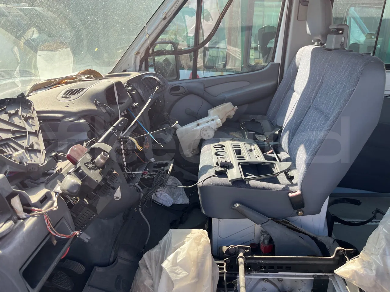 Mercedes-Benz Sprinter - driver's seat photo