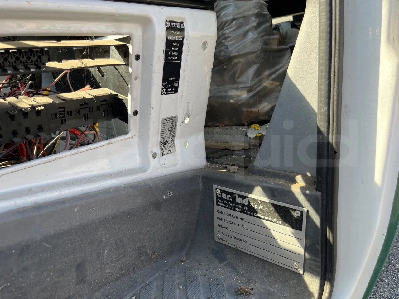 Mercedes-Benz Sprinter - vehicle plate photo