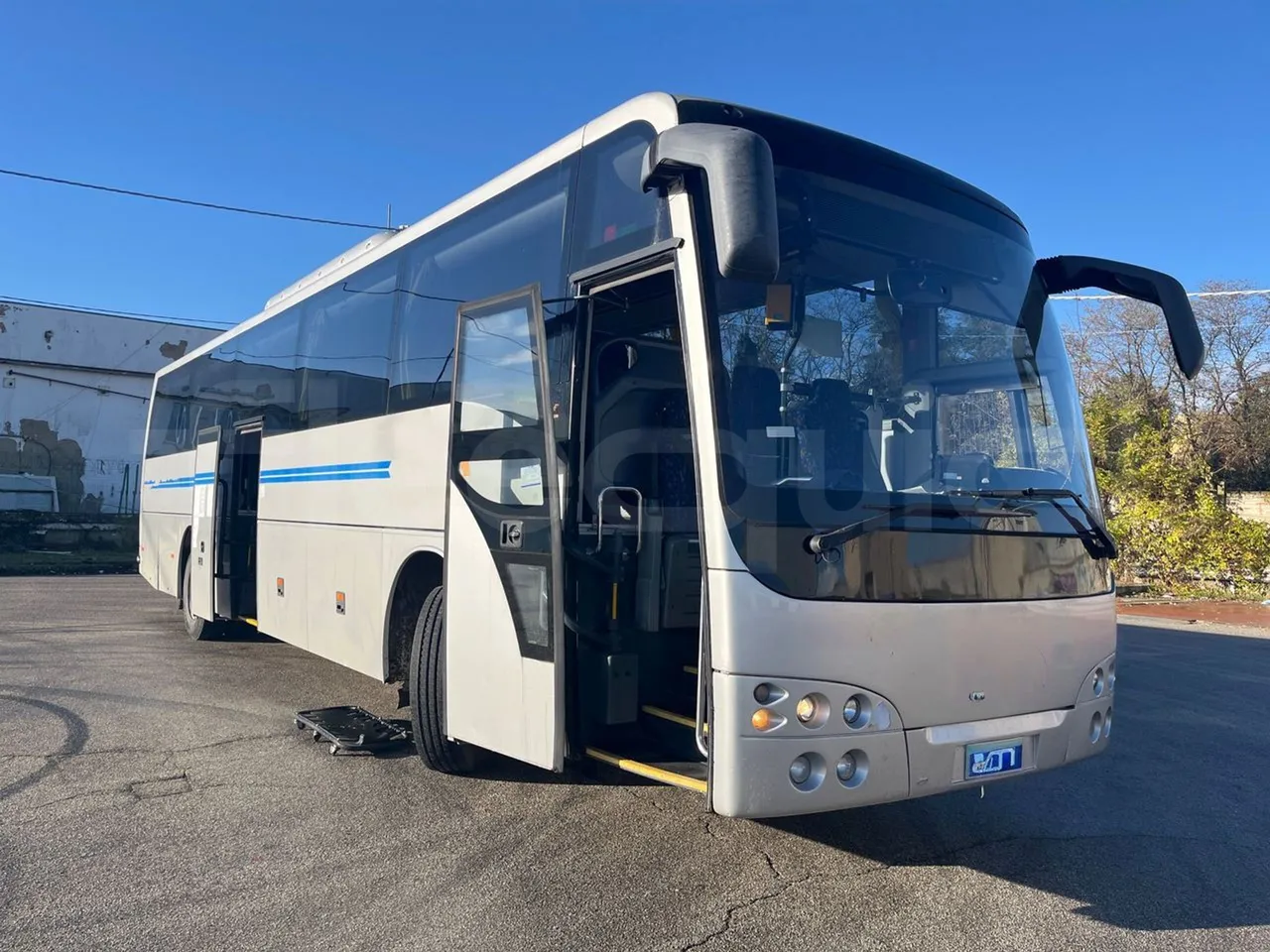 Temsa Safari RD R A T-I53 - Euro 5 - 266 kw - 12.200 mt - 3/4 right front doors open