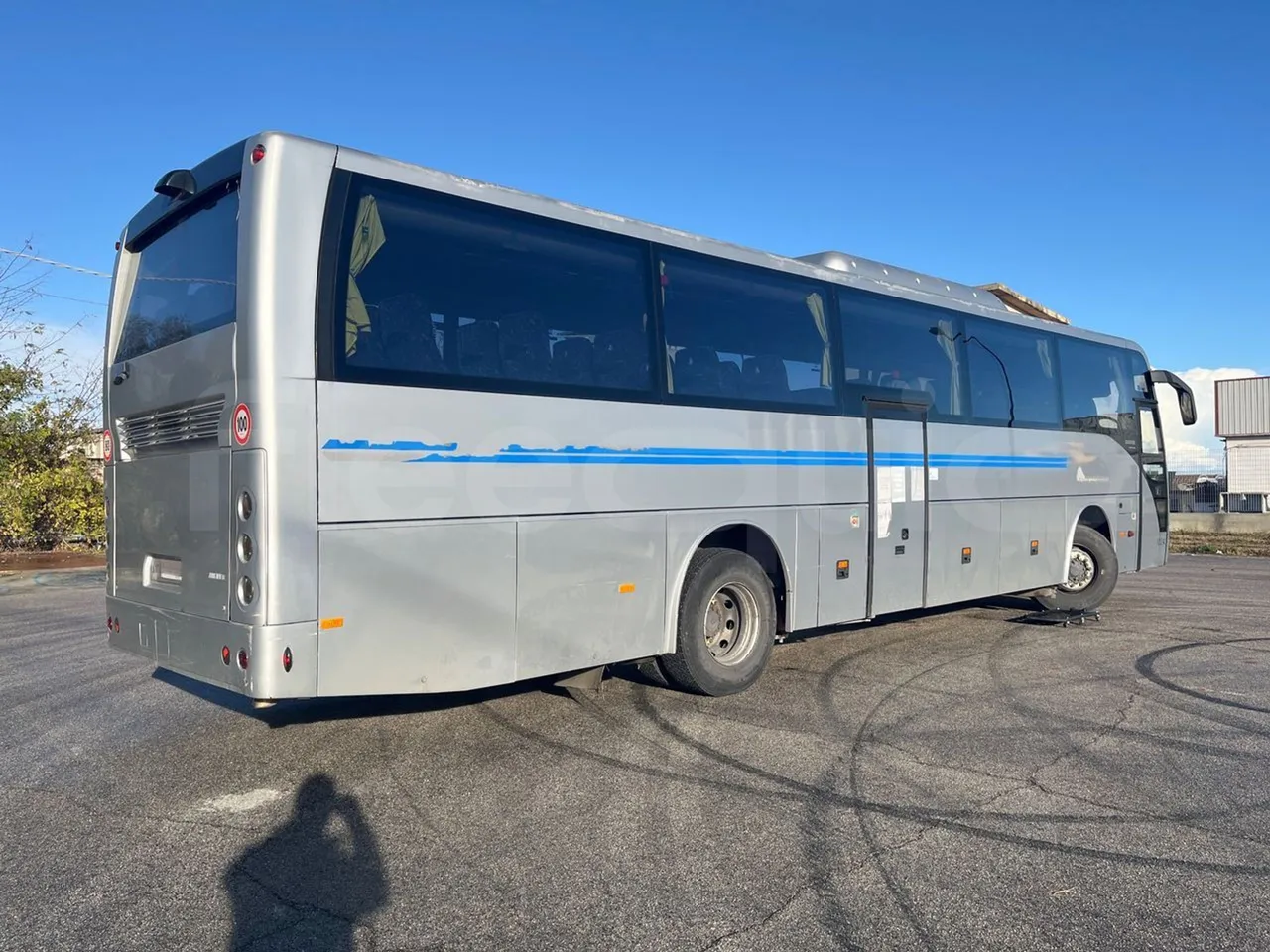 Temsa Safari RD R A T-I53 - Euro 5 - 266 kw - 12.200 mt - 3/4 right rear doors closed