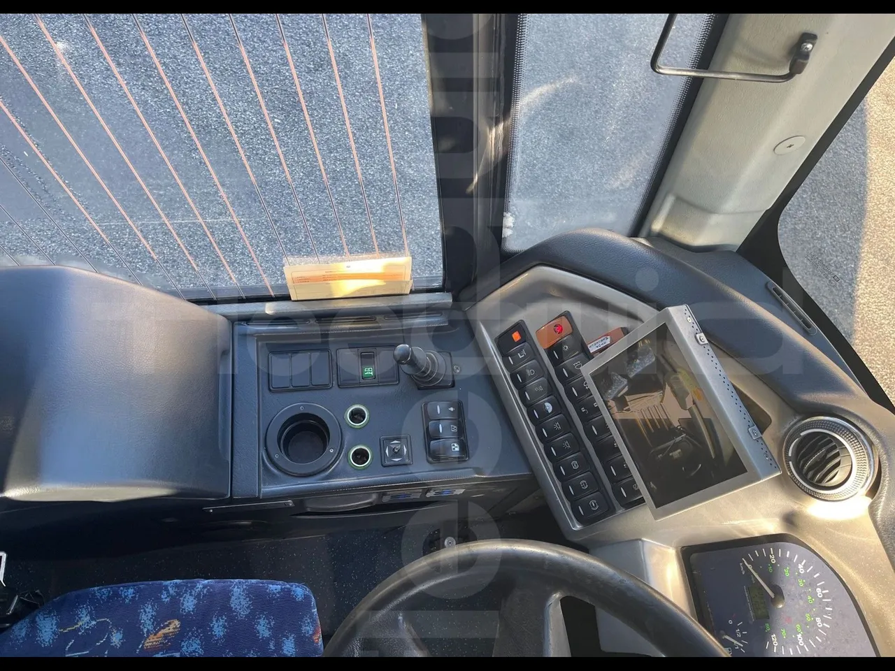 Temsa Safari RD R A T-I53 - Euro 5 - 266 kw - 12.200 mt - radio accessories photo