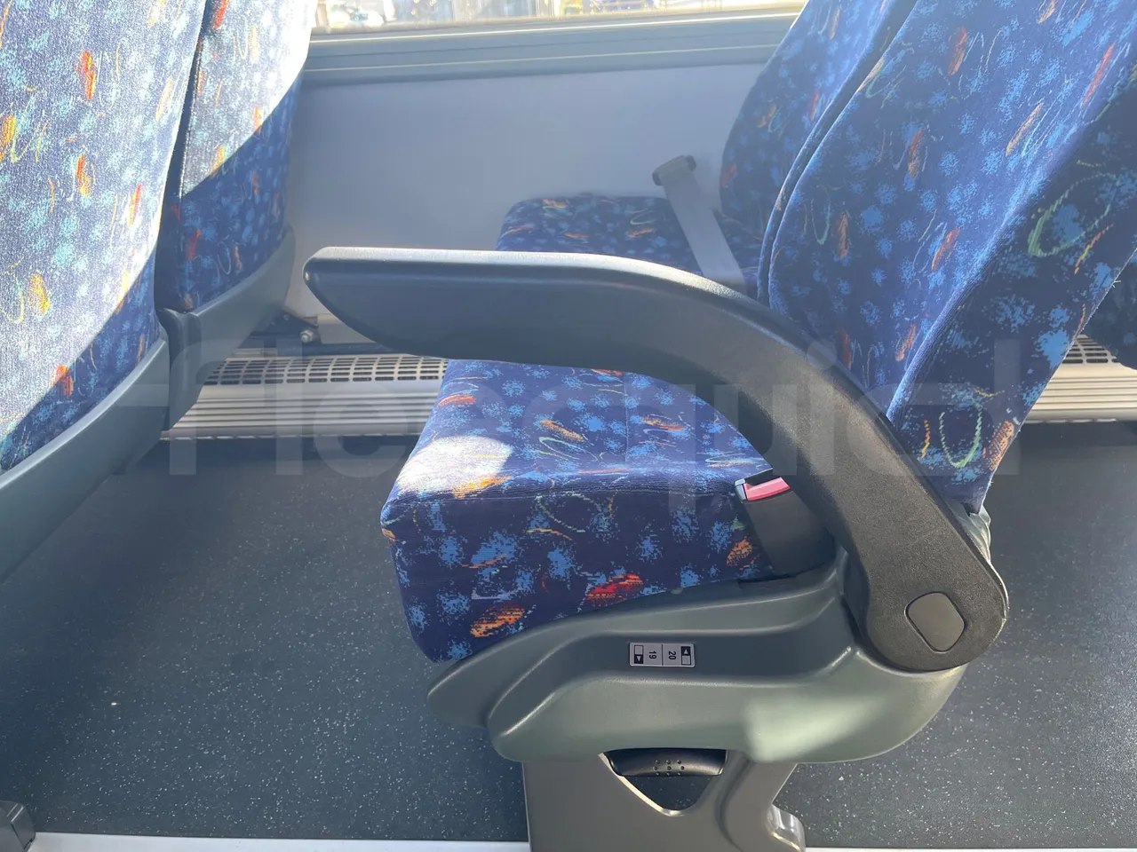 Temsa Safari RD R A T-I53 - Euro 5 - 266 kw - 12.200 mt - armrest detail photo