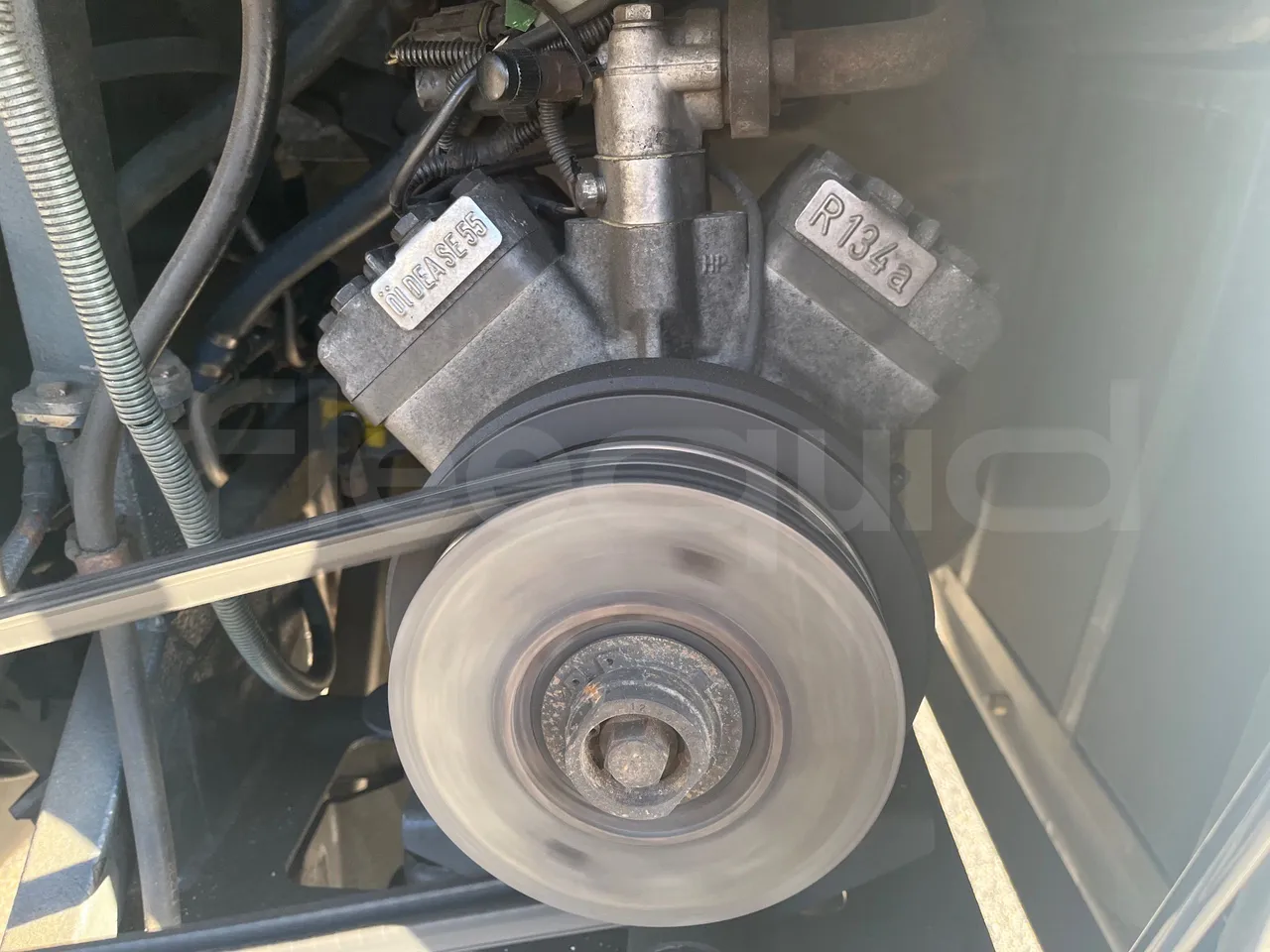 Temsa Safari RD R A T-I53 - Euro 5 - 266 kw - 12.200 mt - air conditioning compressor