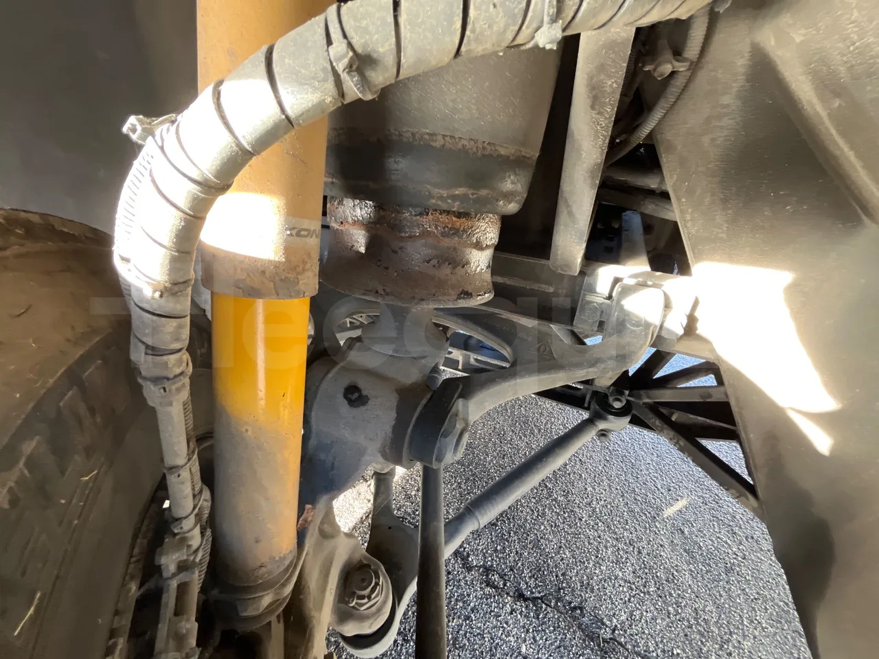 Temsa Safari RD R A T-I53 - Euro 5 - 266 kw - 12.200 mt - front air springs right