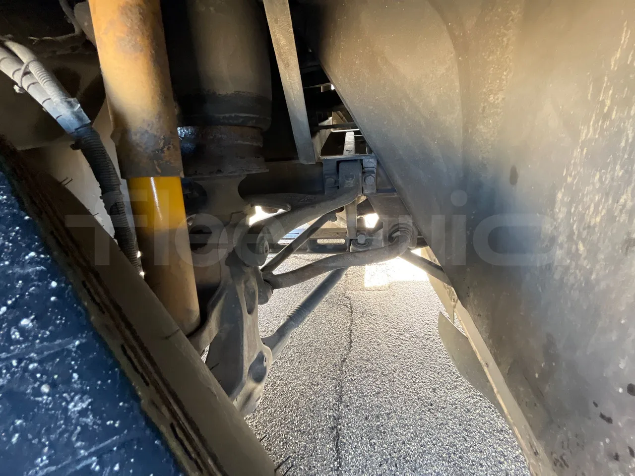 Temsa Safari RD R A T-I53 - Euro 5 - 266 kw - 12.200 mt - front brake calipers left