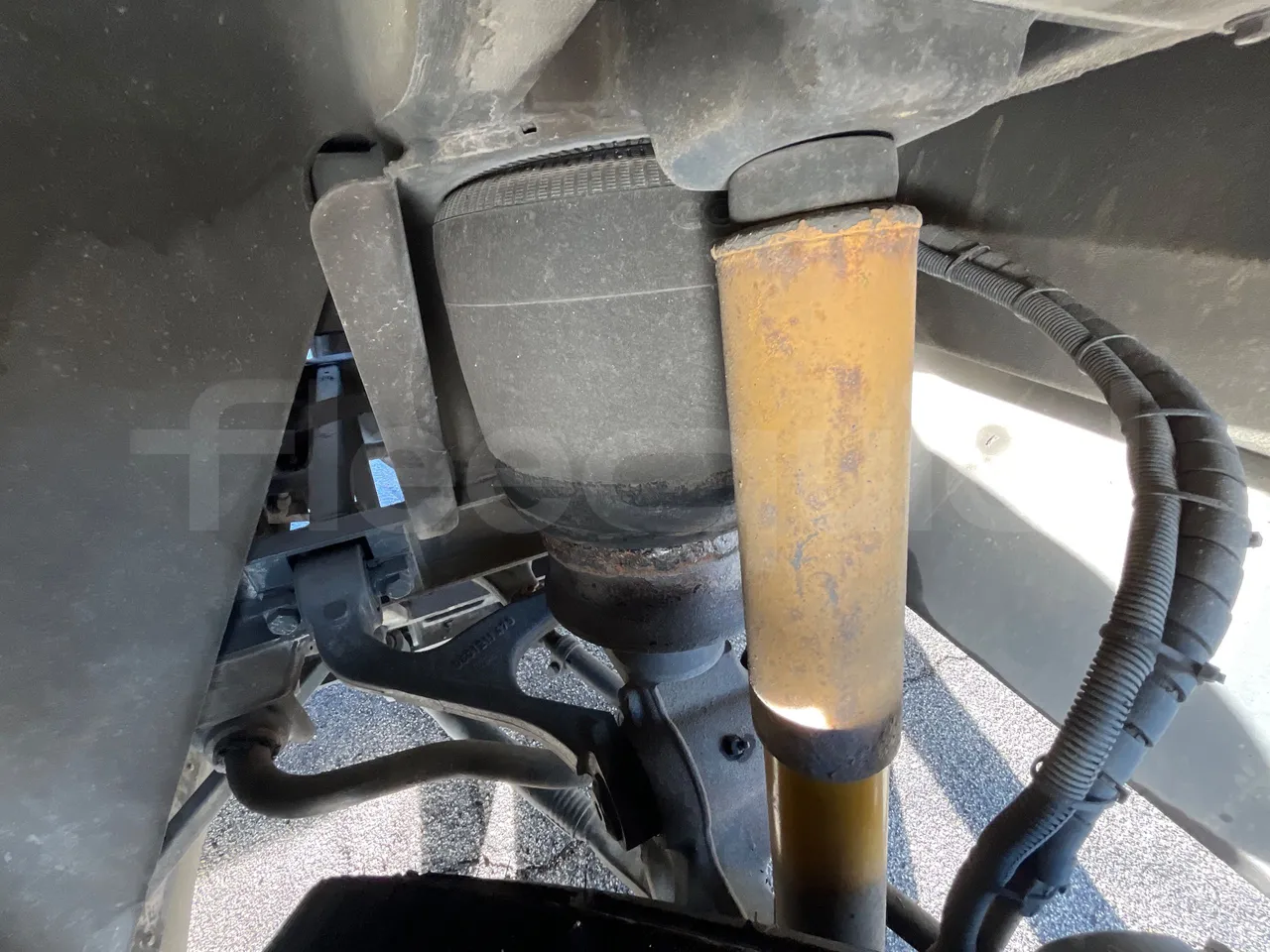 Temsa Safari RD R A T-I53 - Euro 5 - 266 kw - 12.200 mt - front shock absorbers right