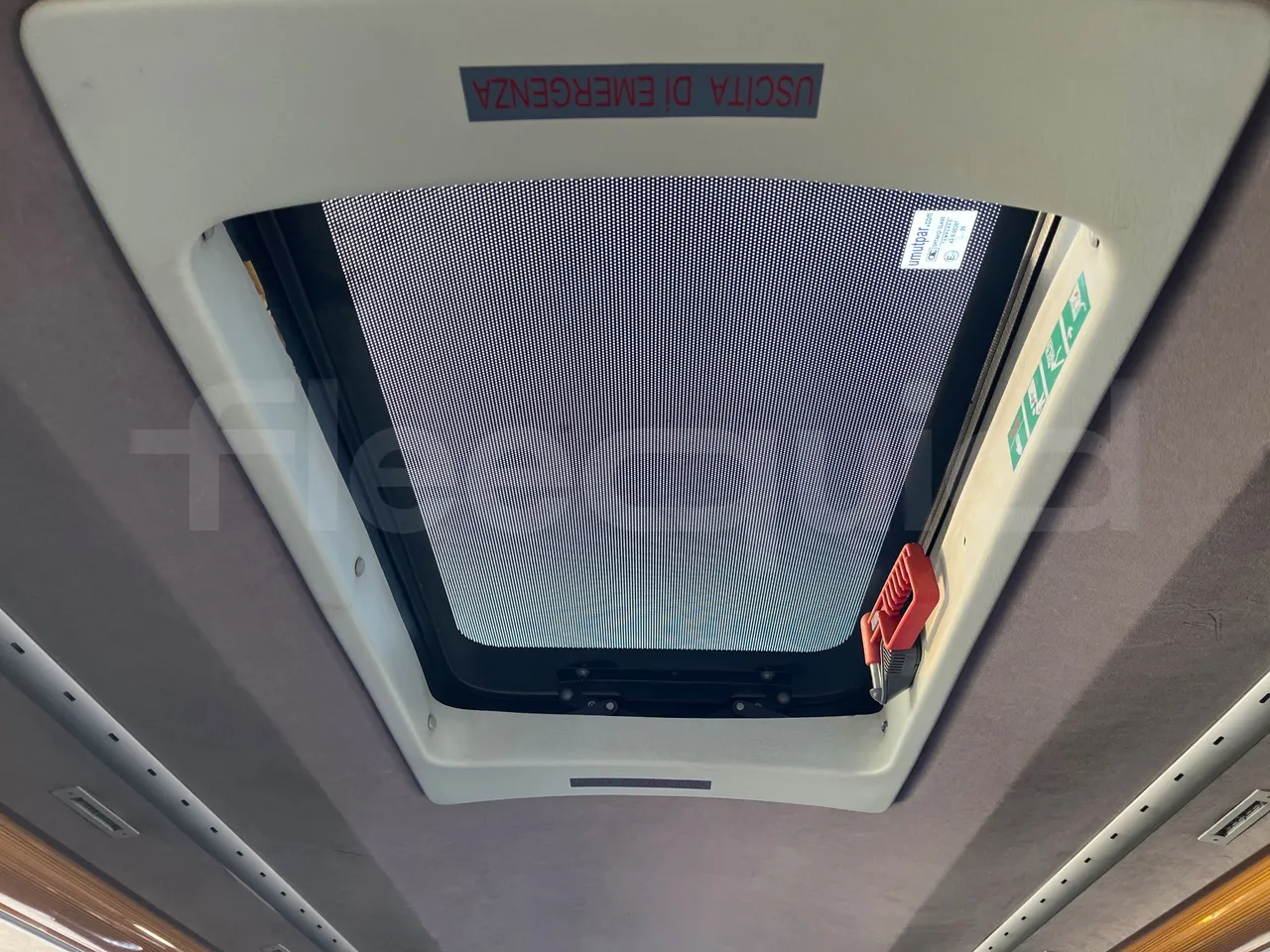 Temsa Safari RD R A T-I53 - Euro 5 - 266 kw - 12.200 mt - roof hatch 1