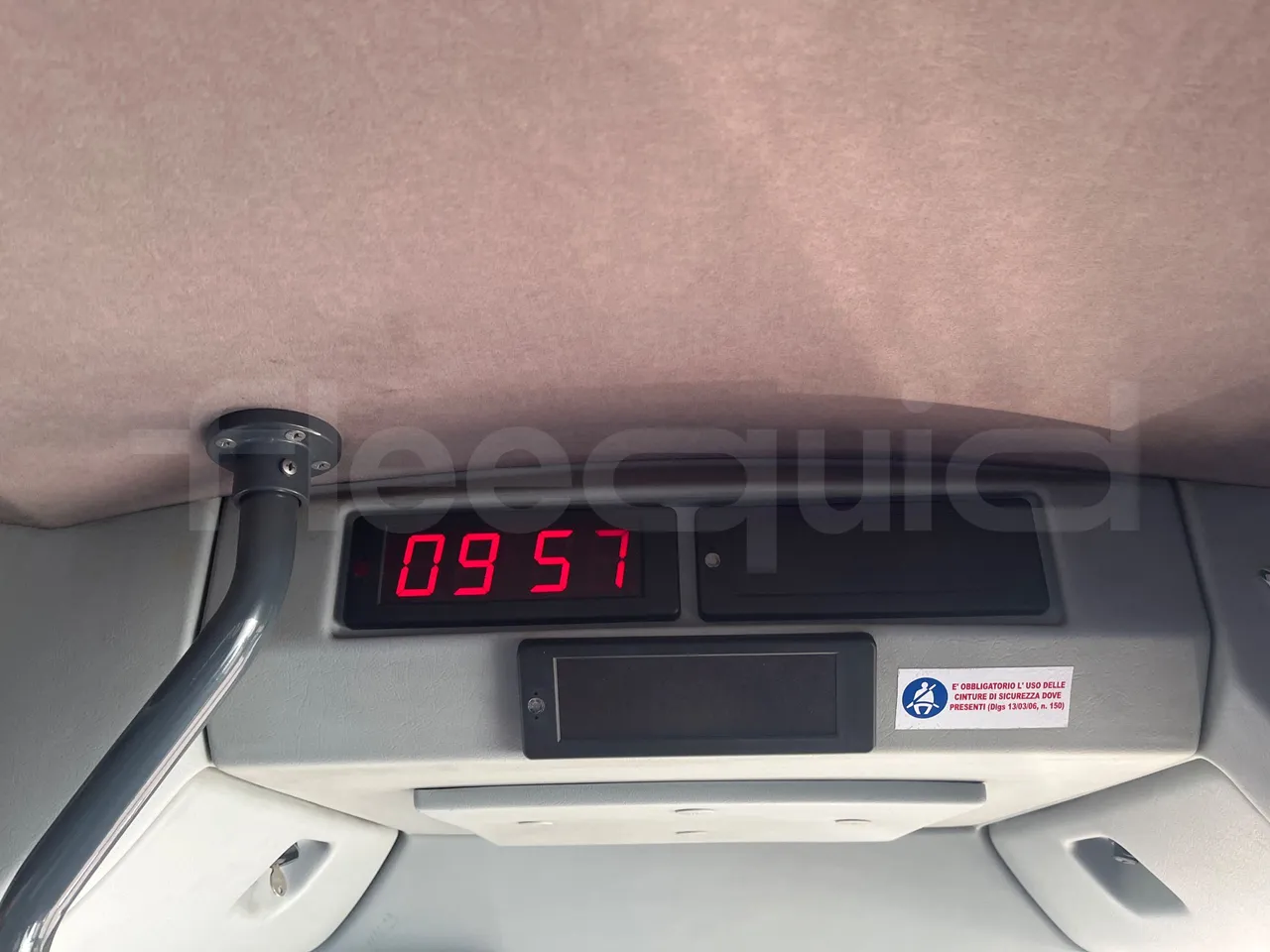 Temsa Safari RD R A T-I53 - Euro 5 - 266 kw - 12.200 mt - monitor detail photo