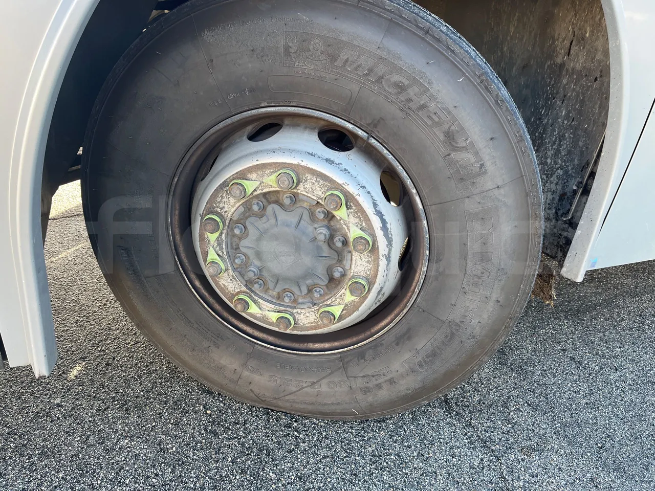 Temsa Safari RD R A T-I53 - Euro 5 - 266 kw - 12.200 mt - tread condition third axle tires left