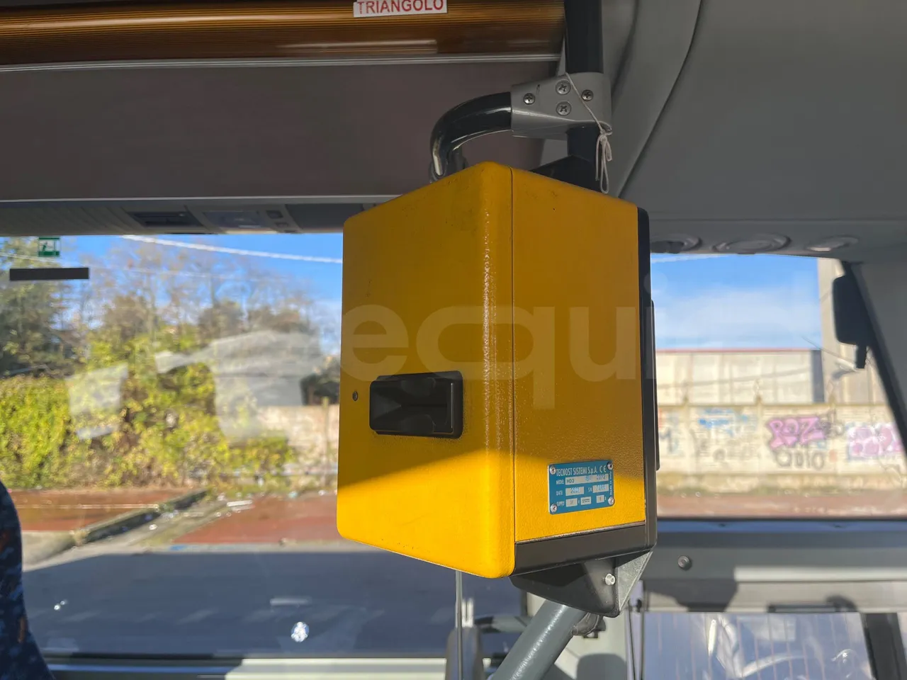 Temsa Safari RD R A T-I53 - Euro 5 - 266 kw - 12.200 mt - power outlets detail