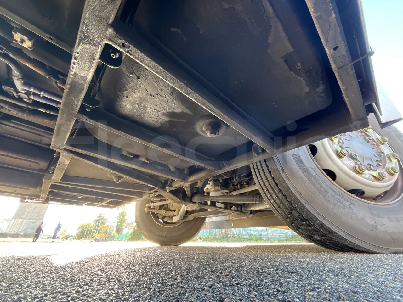 Temsa Safari RD R A T-I53 - Euro 5 - 266 kw - 12.200 mt - front axle left side