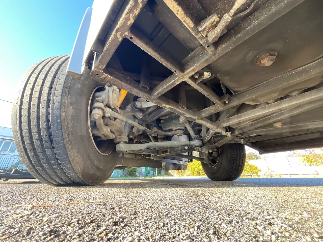 Temsa Safari RD R A T-I53 - Euro 5 - 266 kw - 12.200 mt - front axle right side