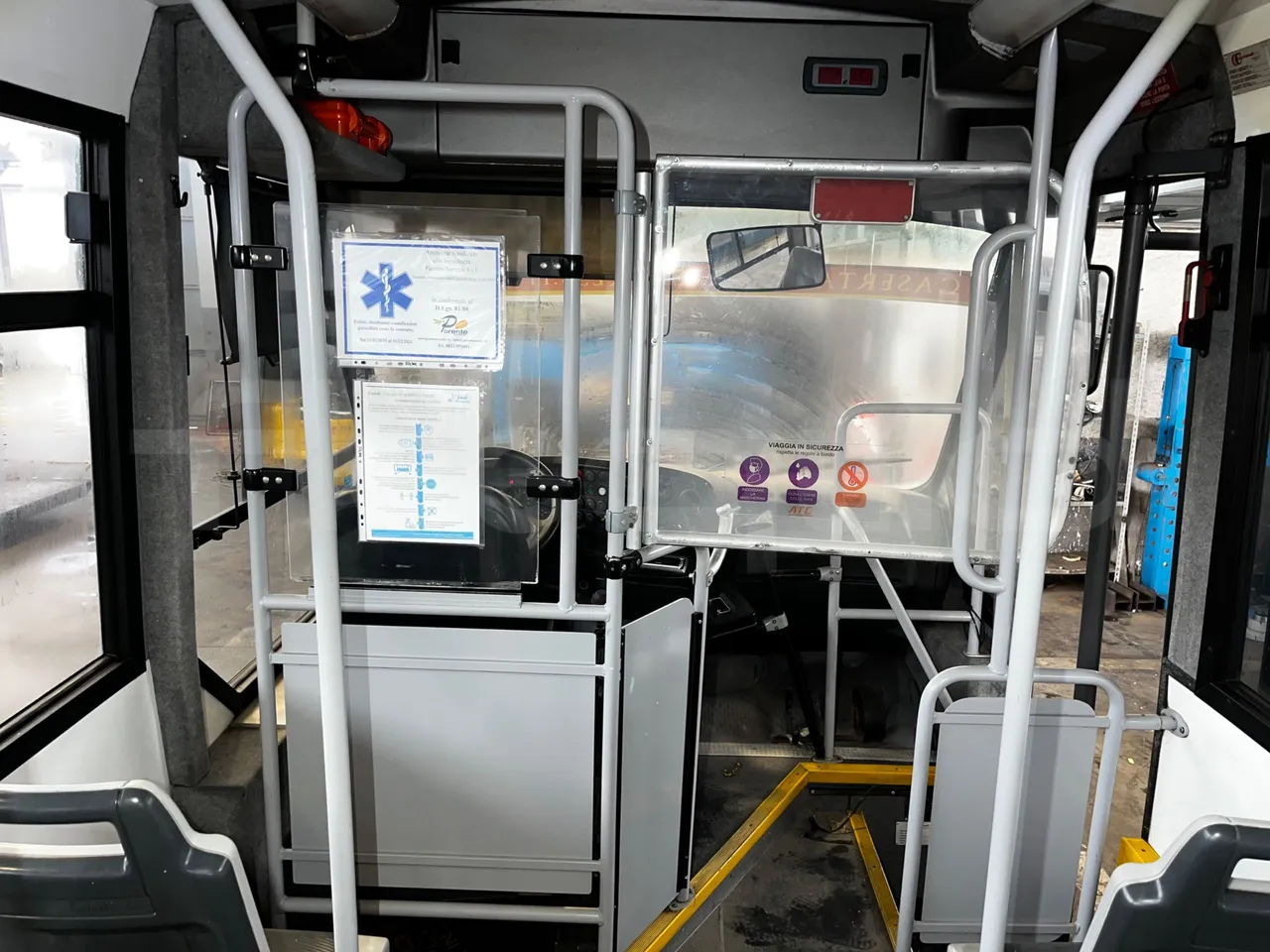 Iveco Cacciamali 65CNG/70 - EUR3 - 78kW - 6.770m - armrest detail photo