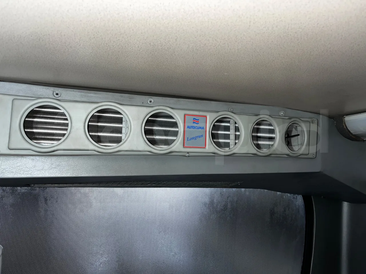 Iveco Cacciamali 65CNG/70 - EUR3 - 78kW - 6.770m - seat brackets photo