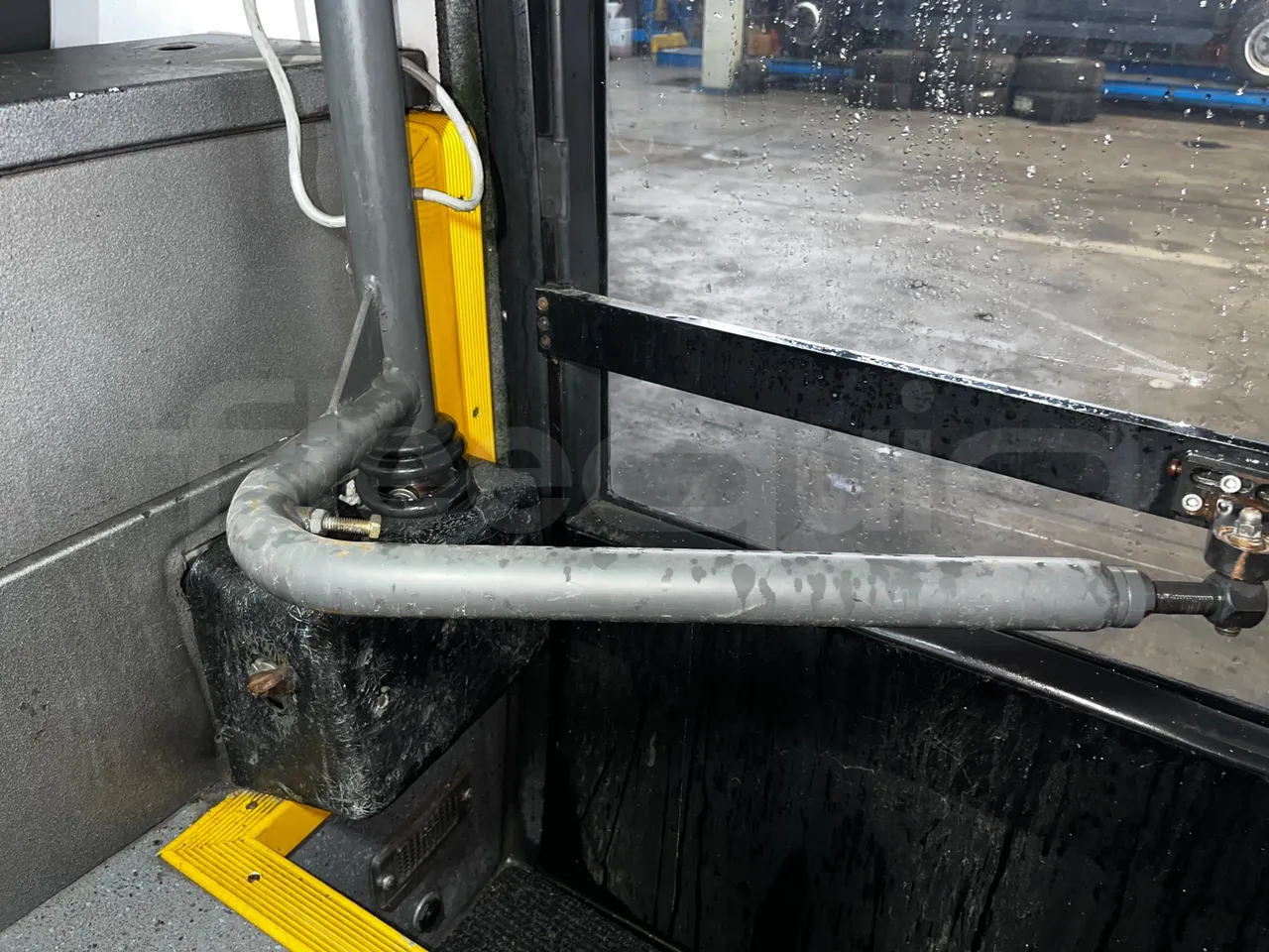 Iveco Cacciamali 65CNG/70 - EUR3 - 78kW - 6.770m - door mechanism photo