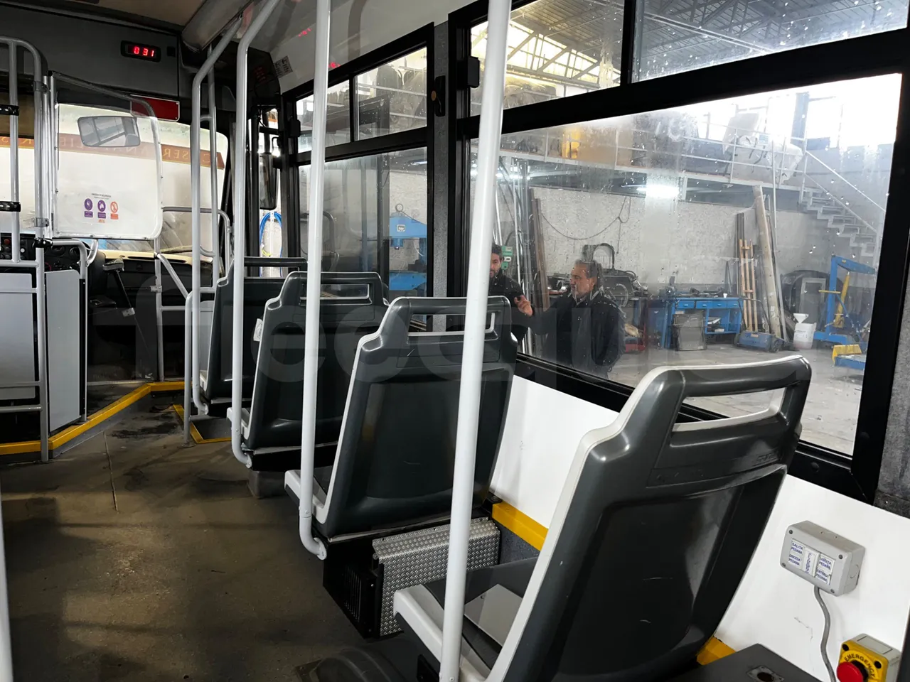 Iveco Cacciamali 65CNG/70 - EUR3 - 78kW - 6.770m - forward view middle aisle