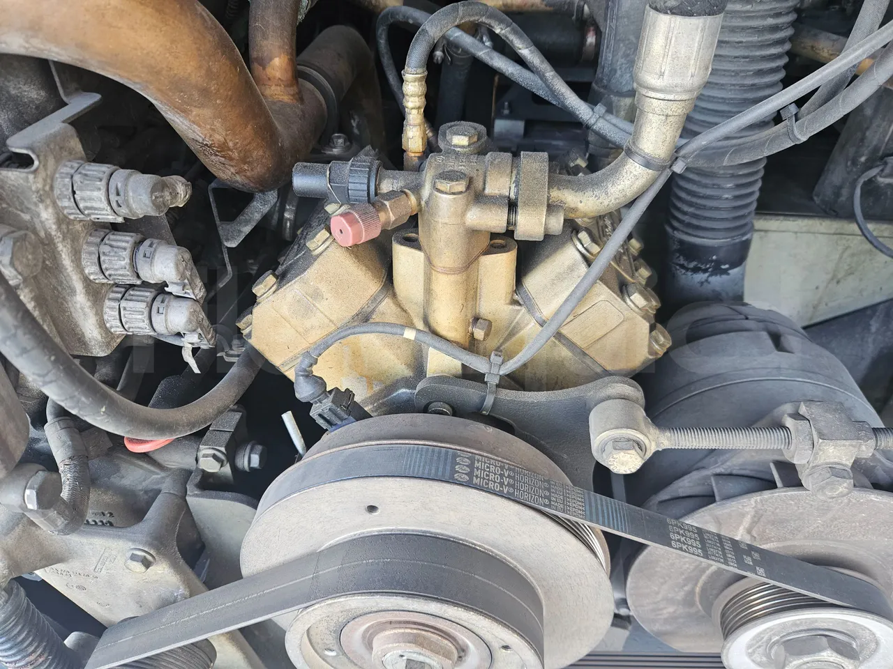 Setra S416 GT-HD/2 -EUR5- 315kW - 13m - air conditioning compressor (mandatory for bus to scrap)