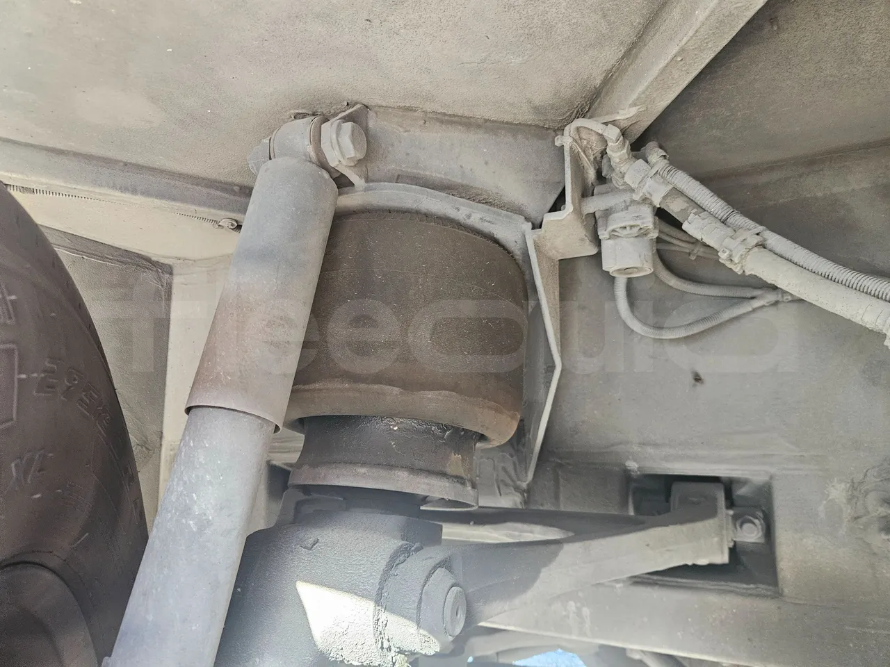 Setra S416 GT-HD/2 -EUR5- 315kW - 13m - front air springs right