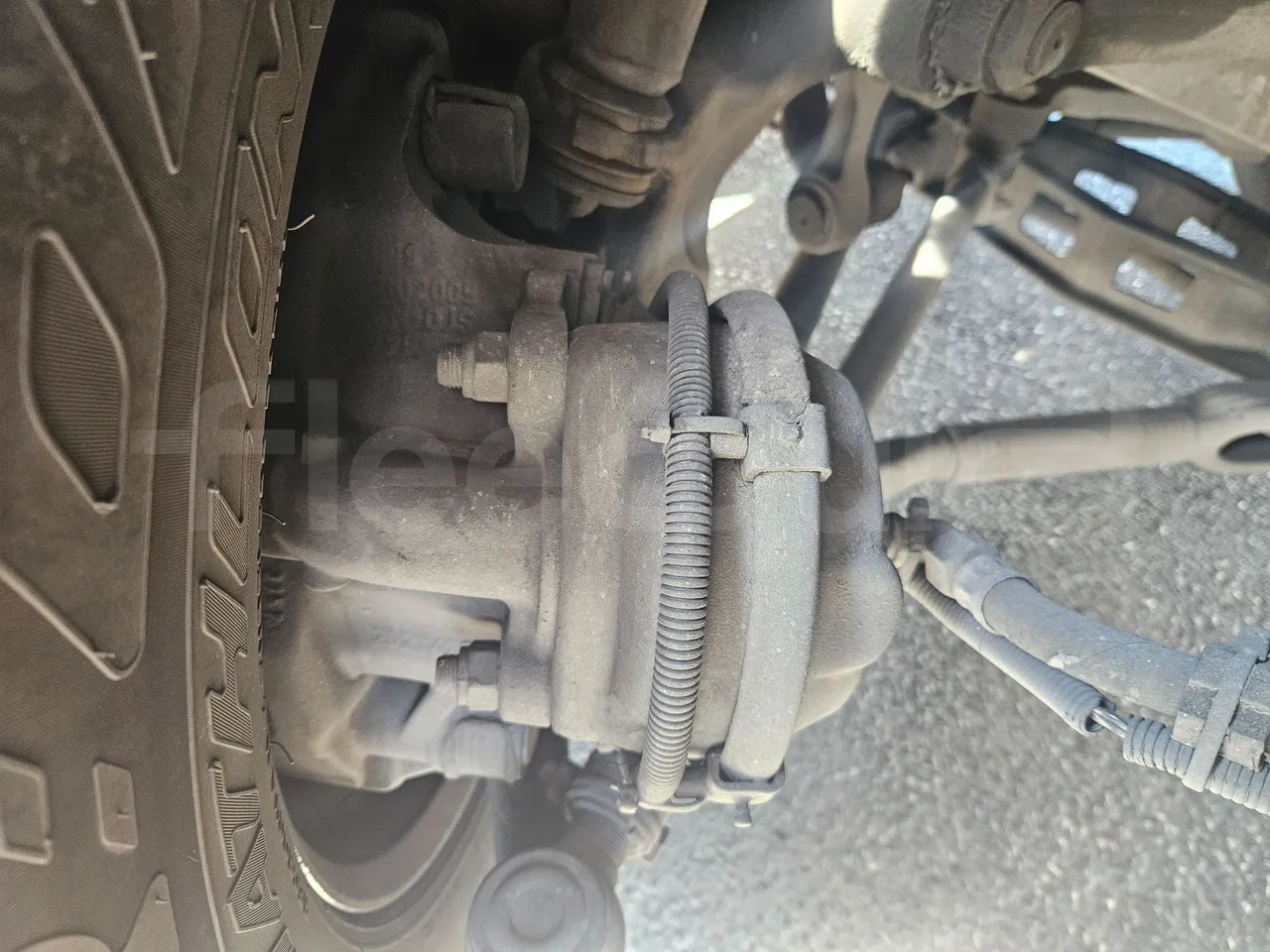 Setra S416 GT-HD/2 -EUR5- 315kW - 13m - front brake calipers right