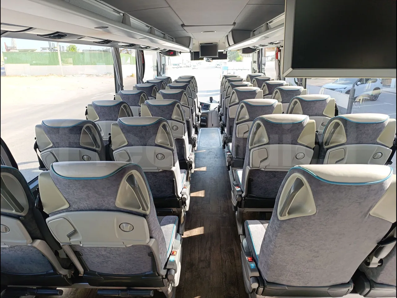 Setra S416 GT-HD/2 -EUR5- 315kW - 13m - forward view middle aisle