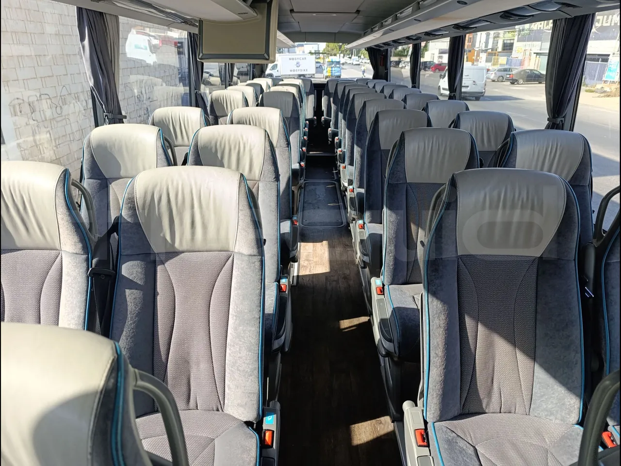 Setra S416 GT-HD/2 -EUR5- 315kW - 13m - reverse view middle aisle