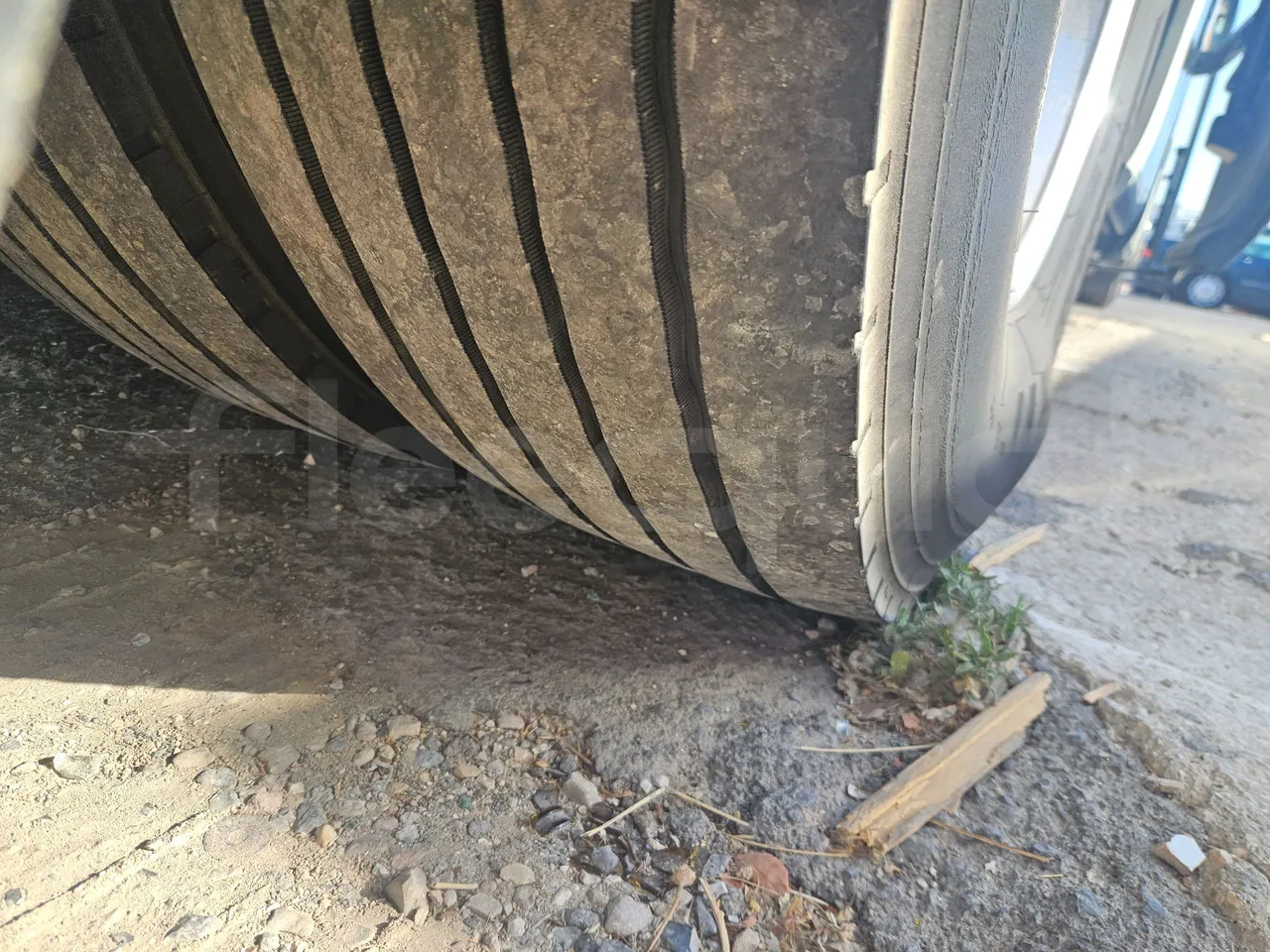 Setra S416 GT-HD/2 -EUR5- 315kW - 13m - tread condition second axle tires left