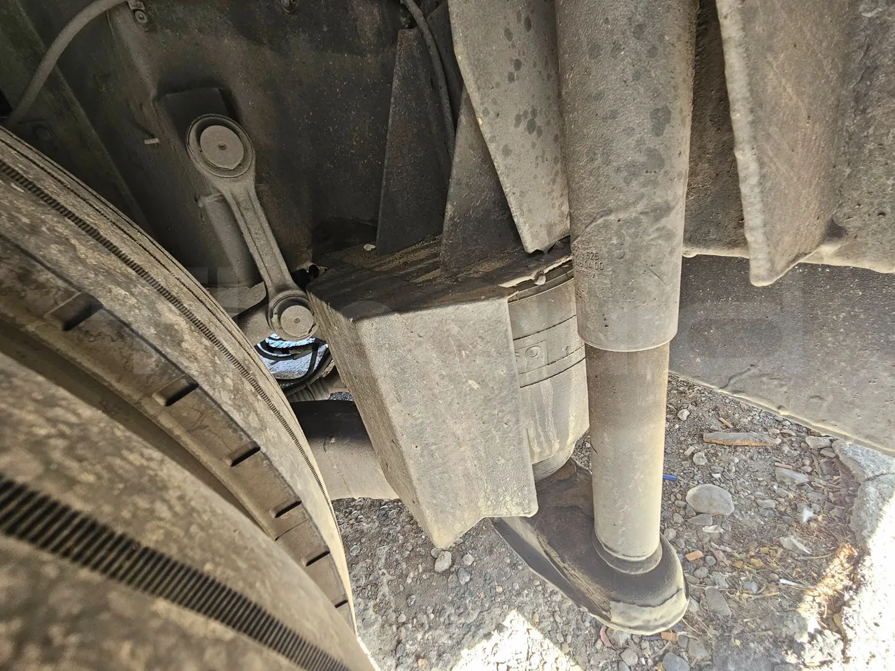 Setra S416 GT-HD/2 -EUR5- 315kW - 13m - axle 3 air springs 1 right