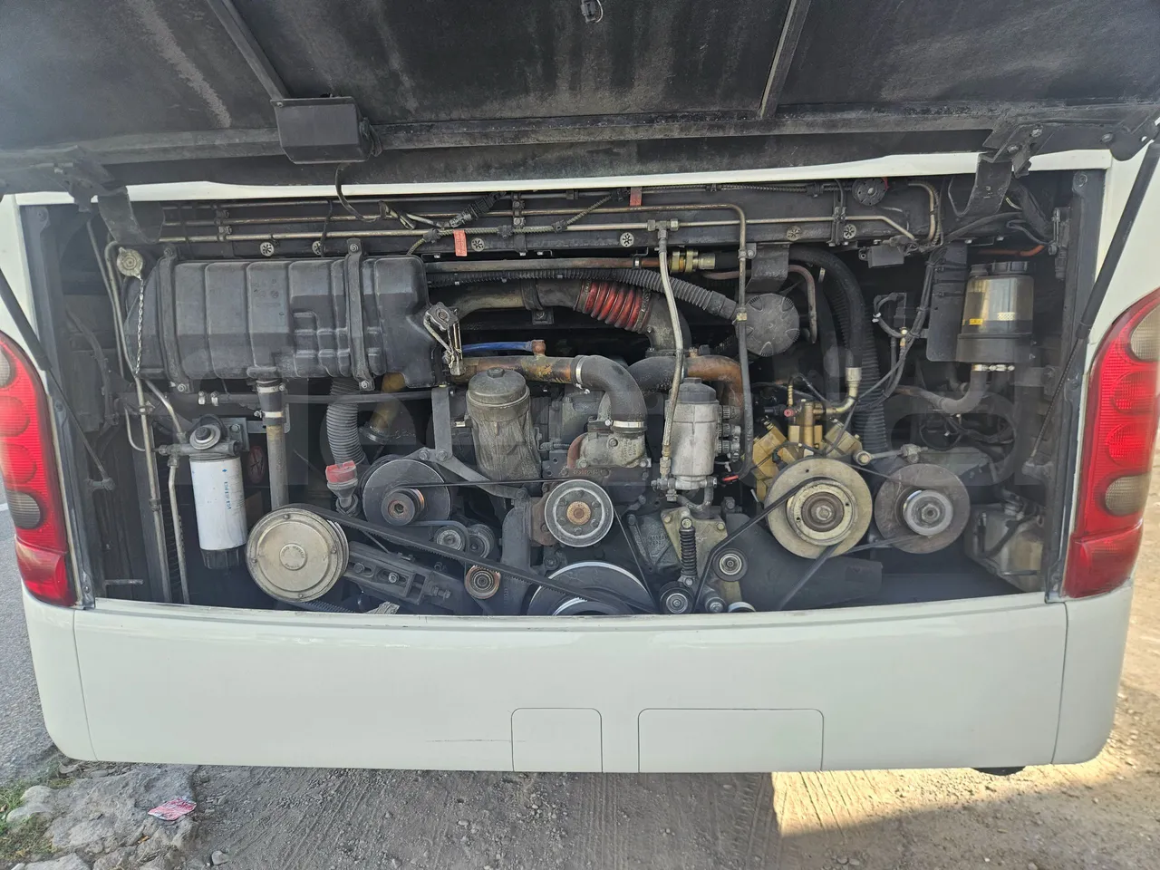 Setra S416 GT-HD/2 -EUR5- 315kW - 13m - rear hatch open (mandatory for bus to scrap)