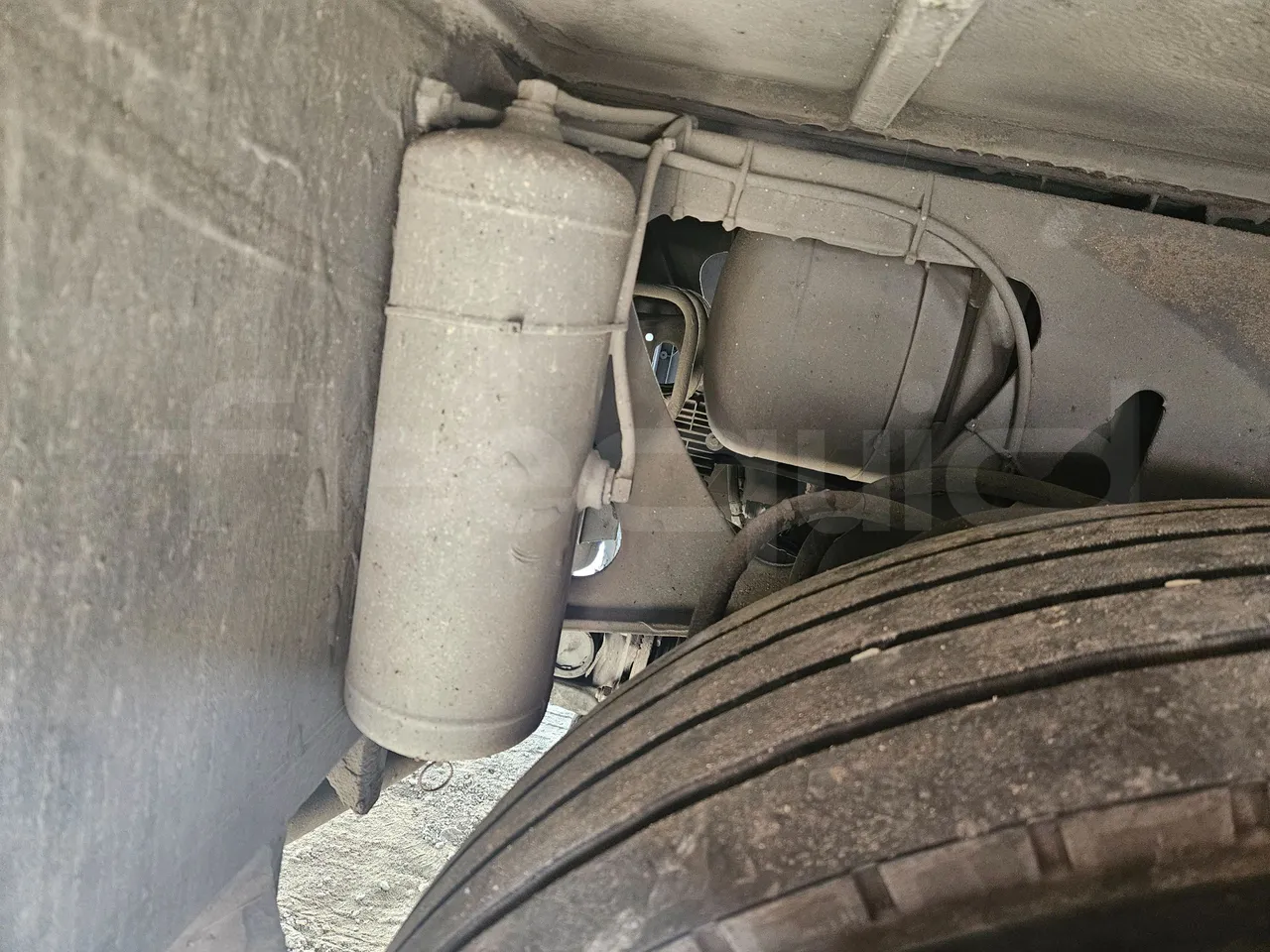 Setra S416 GT-HD/2 -EUR5- 315kW - 13m - axel 3 shock absorbers 1 right
