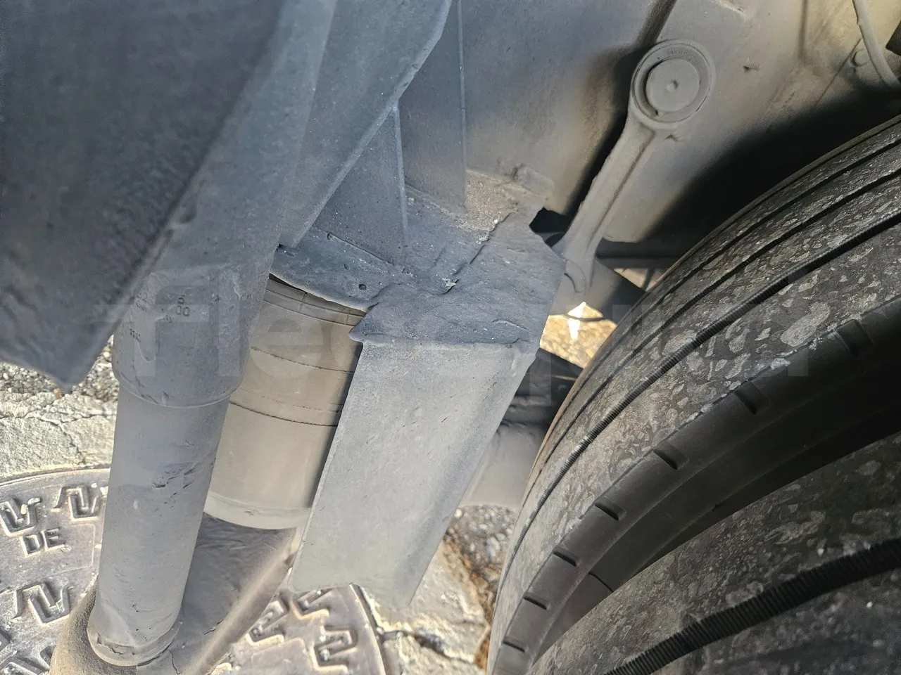 Setra S416 GT-HD/2 -EUR5- 315kW - 13m - axle 2 shock absorbers 1 right