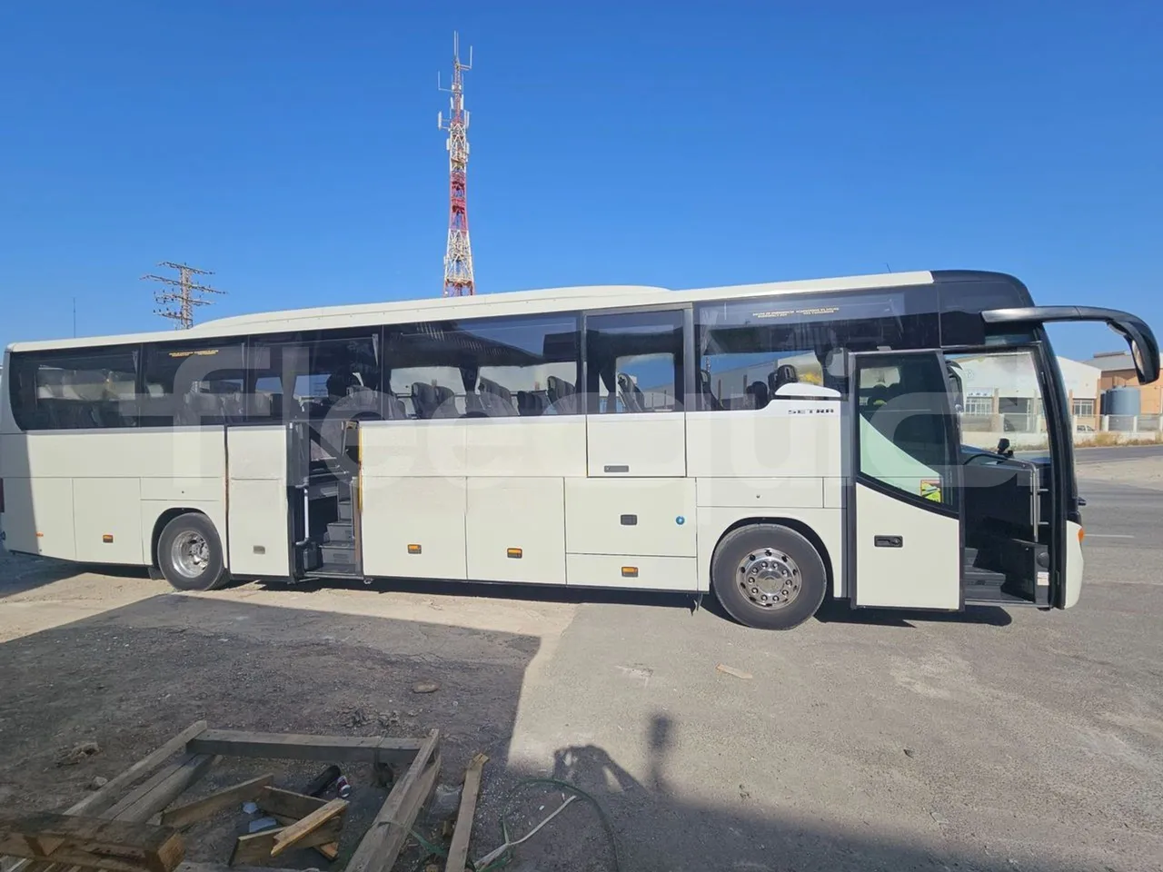 Setra S416 GT-HD/2 -EUR5- 315kW - 13m - right side doors open