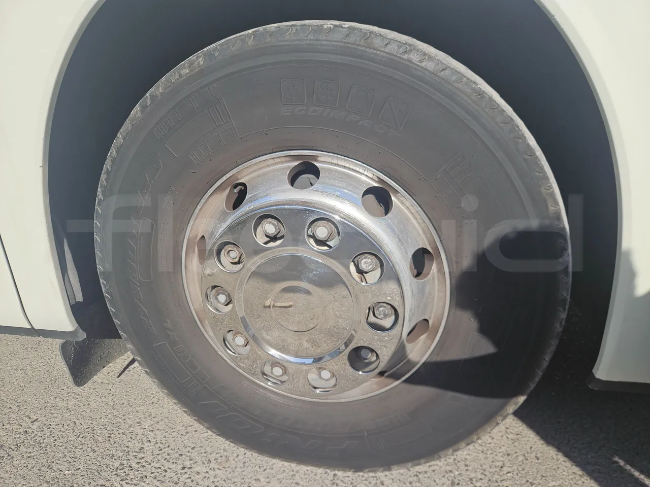 Setra S416 GT-HD/2 -EUR5- 315kW - 13m - front left tire measurements