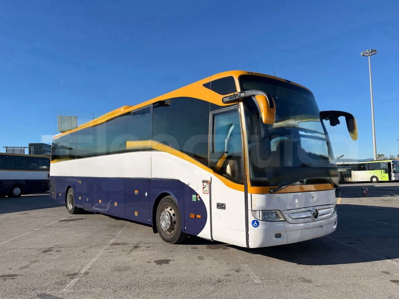 Mercedes-Benz Tourismo 16 RHD - Base cover photo