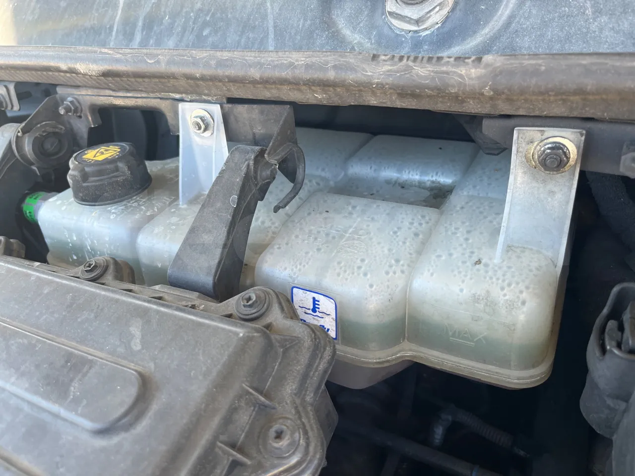 Iveco Daily 70C18 - EUR6 - 132 KW - 8.508 MT - engine plate photo