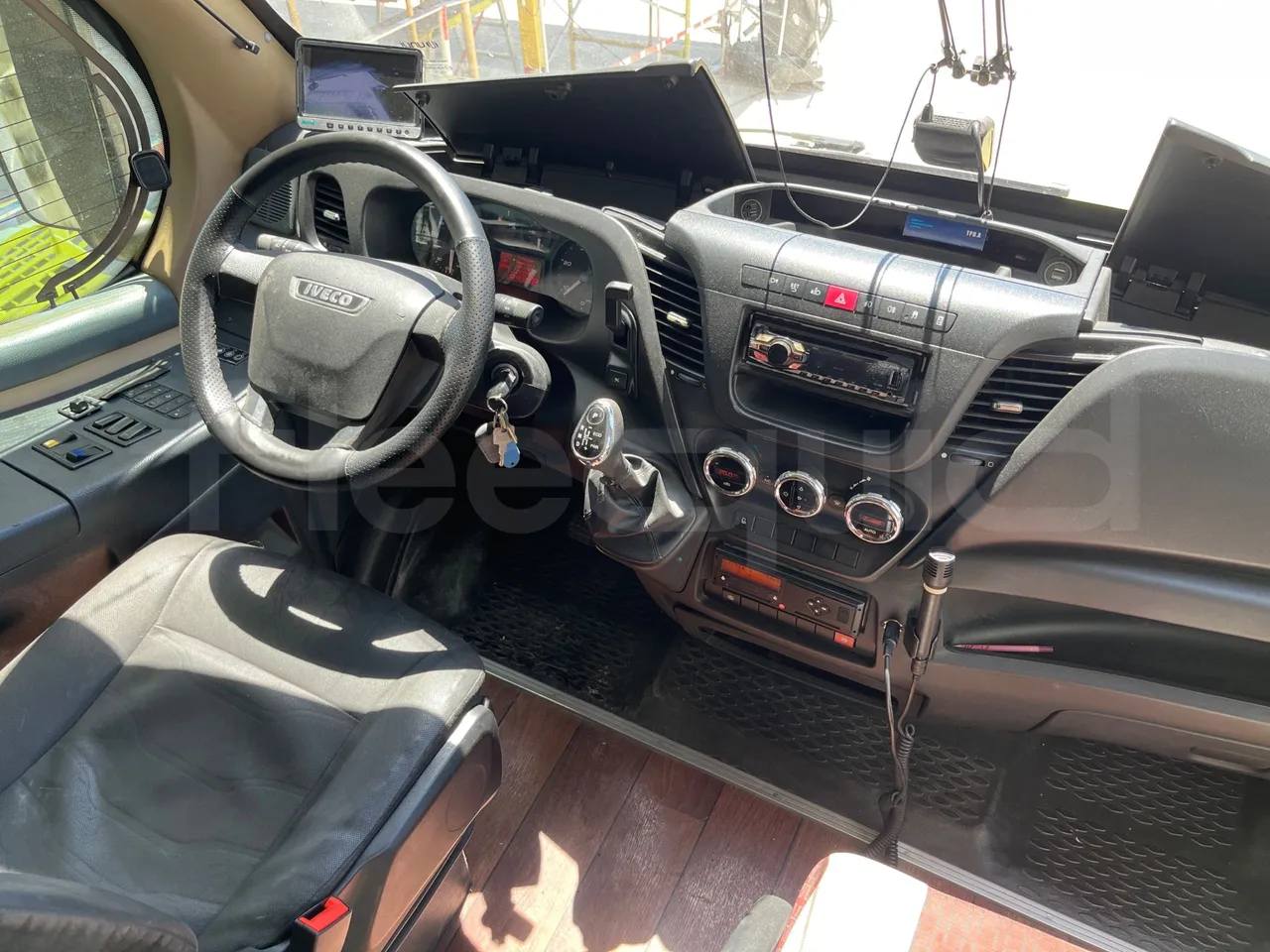 Iveco Daily 70C18 - EUR6 - 132 KW - 8.508 MT - buttons panels on